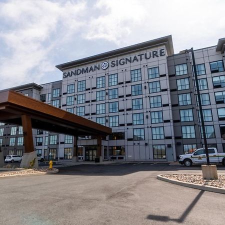Sandman Signature Dartmouth Hotel & Suites Exterior photo