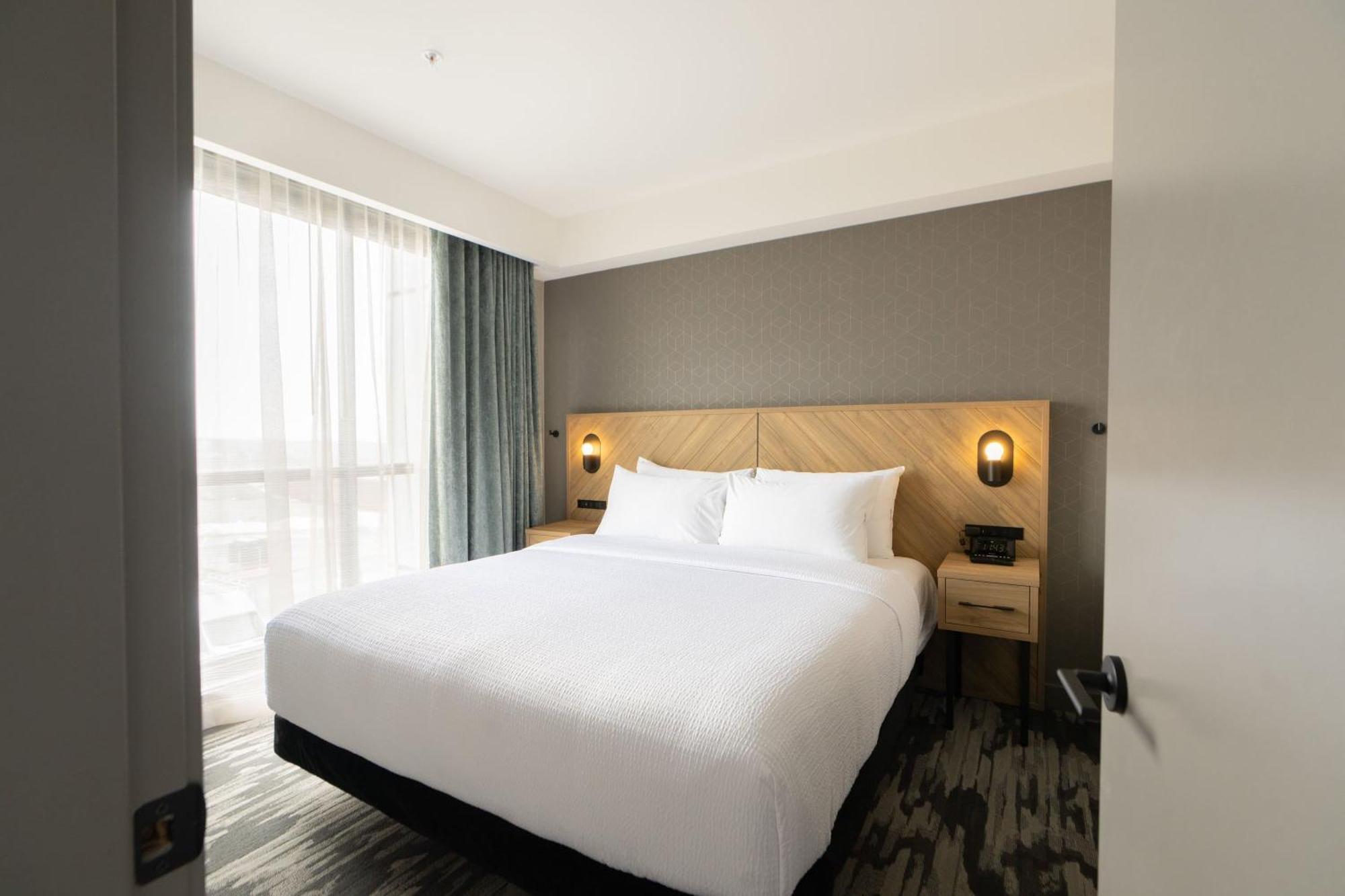 Sandman Signature Dartmouth Hotel & Suites Exterior photo