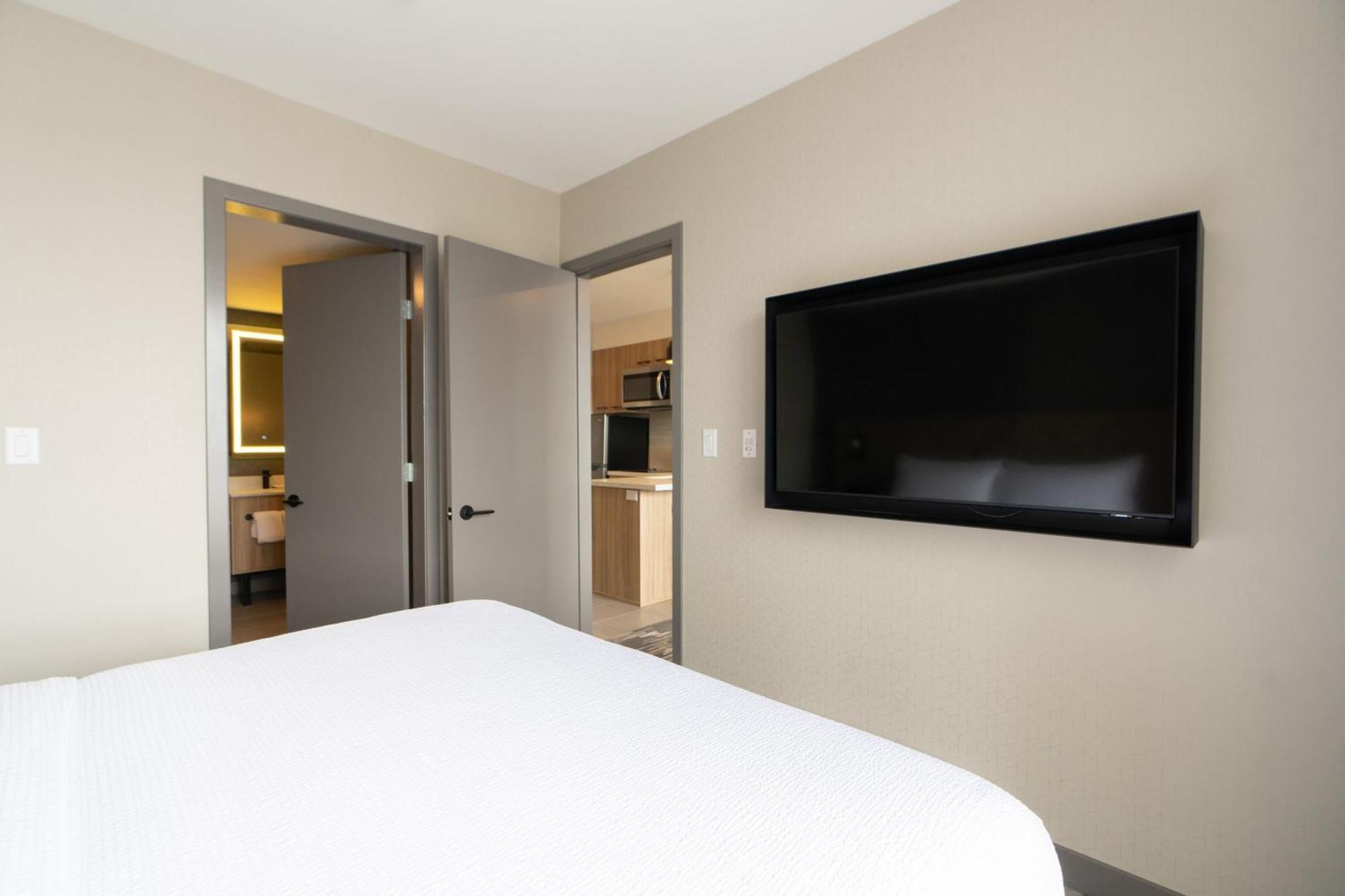 Sandman Signature Dartmouth Hotel & Suites Exterior photo